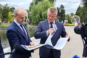 «Демонтировали — сразу зачищайте»: мэр Исаев пришёл в Горпарк Саратова, чтобы НЕ ответить на вопросы об ответственных за трагедию на организованном чиновниками празднике и засекретить траты на благоустройство