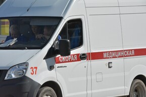 В Энгельсе электромотоцикл столкнулся с грузовой «ГАЗелью»: два человека попали в больницу