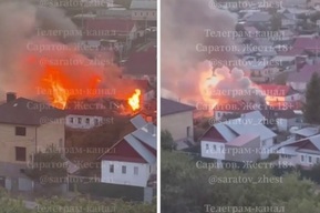 Огонь охватил дом в Заводском районе