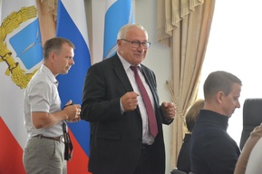 Председатель гордумы Саратова попрощался с коллегами, депутаты решили в три раза сократить срок сноса незаконных объектов