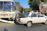 В Балашове столкнулись автобус и две легковушки: есть пострадавшая
