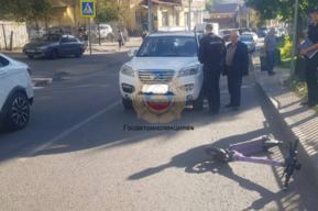 На Рахова сбили электросамокатчика: он в больнице