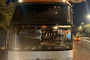 На улице Валовая столкнулись автобус и иномарка: есть пострадавший