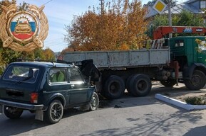Пожилой водитель ВАЗа пострадал в ДТП с КамАЗом в Красноармейске