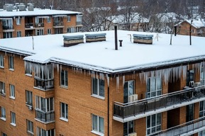 На двух подростков упали снег и лёд с дома. Вынесен приговор экс-директору управляющей организации