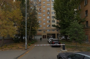 Районная администрация анонсировала снос заборов, гаражей и шлагбаума