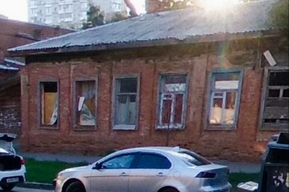Власти решили потратить больше 5 миллионов рублей, чтобы сровнять с землей дома, которые должны были снести больше 10 лет назад