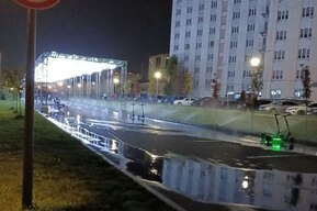 На саратовской набережной затопило фотозону