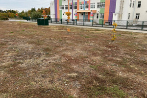 Отсутствие газона и одна мусорная урна: сквер в Лесной Республике в Саратове приходит в упадок 