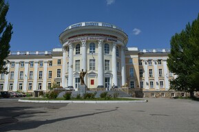 В Саратове собираются отремонтировать последнюю фабрику-кухню, построенную в СССР