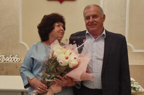 Пара саратовцев обновила «первый поцелуй» спустя 50 лет