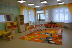 Воспитанница детского сада сломала руку после того, как её толкнули