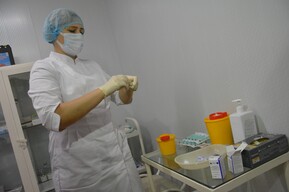 В медучреждениях Саратовской области поручено ввести масочный режим