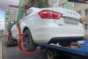 Саратовец признал вину в ДТП, но не платил 400 тысяч за ущерб, пока у него не арестовали машину
