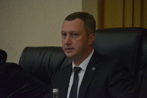 В проекте бюджета раскрыты расходы на саратовского губернатора и спикера облдумы в 2026 году