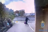 Подросток украл сейф с деньгами и украшениями у знакомой своей матери и купил на них две отечественные машины