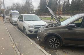 Мужчина почувствовал себя плохо за рулём, устроил тройное ДТП и умер