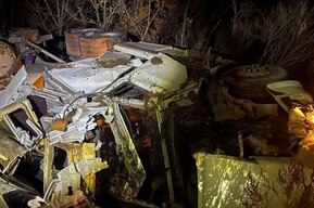 Цементовоз съехал в кювет и опрокинулся: водитель в больнице