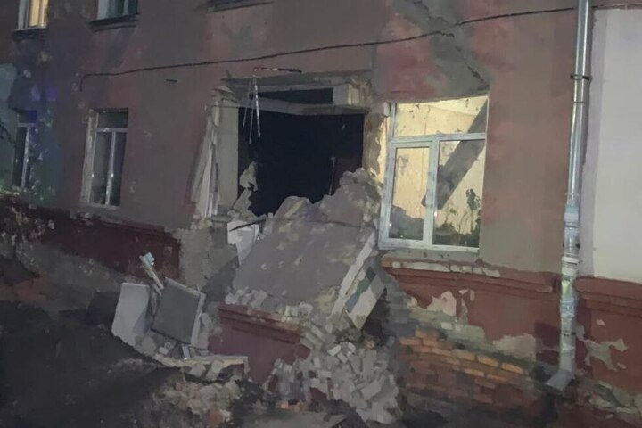 В Заводском районе Саратова обрушилась стена пятиэтажки