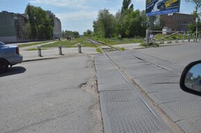 В Саратове на весь день закроют железнодорожный переезд