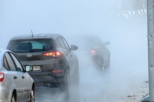 Мгла в Саратове: из-за аварии оживленный перекресток заволокло непроглядным туманом