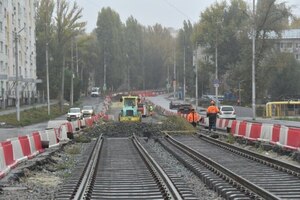 Подрядчик через суд хочет продлить срок реконструкции одного из трамвайных маршрутов до середины следующего года (пока «заморожен» миллиард рублей гарантий)