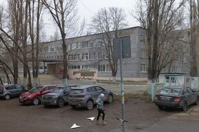 Жители Заводского района пожаловались на три года отписок чиновников из-за переполненных школ
