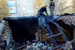 В сгоревшем гараже нашли тело мужчины: личность погибшего устанавливается