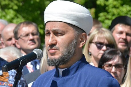 Попытка убийства женщины на проспекте в Саратове: муфтий Саратовской области призвал проявлять выдержку и благоразумие