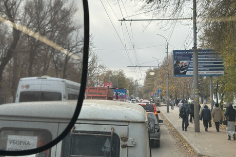 «Город встал»: из-за перекрытия улицы Разина жители двух районов Саратова не могут добраться на работу