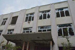 Ужасы КУИ 2: власти решили спрятать от глаз заброшенное здание колледжа