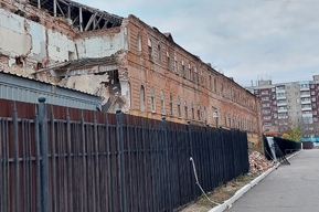 После обрушения казармы-памятника в центре Саратова может быть возбуждено уголовное дело