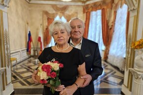 «Зинаида помчалась на встречу на тюремной машине»: в саратовском ЗАГСе рассказали кинематографичную историю пары, прожившей в браке 50 лет