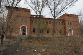 Никто не захотел покупать у администрации историческую баню и два особняка (но мэрия не сдается)