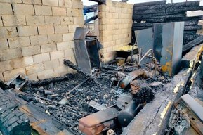 На окраине города огонь охватил сторожку: есть погибший