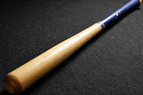 За замечание об опасных манёврах молодой покровчанин повредил битой иномарку неизвестного: возбуждено уголовное дело