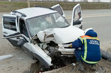 «Нива» врезалась в столб в Балаково: есть погибшая и пострадавший