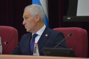 Под новый закон об отмене доплат к пенсиям бывших саратовских чиновников и депутатов попадает всего один человек