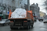 На вывоз снега с территории правительства региона потратят миллион рублей