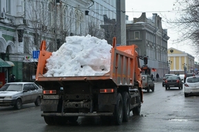 На вывоз снега с территории правительства региона потратят миллион рублей