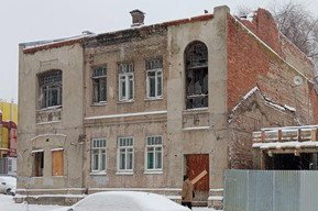 Чиновники собираются за 10 дней снести модернистский дом в центре Саратова, который пытались спасти градозащитники