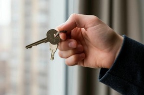 Саратовец встретил соседа у двери и изрезал ему лицо ключом за случайный проступок