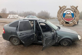 Два человека пострадали в столкновении иномарки и отечественной легковушки в Татищевском районе