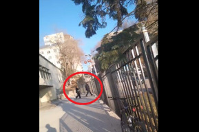 «Интересно, что они там делали?»: очевидцы сняли на видео главу Саратова Михаила Исаева и «серого кардинала» мэрии, выходящих из здания суда