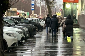 Горожанка о ежедневных пробках, возникших из-за перекрытия Разина: «Это издевательство когда-нибудь прекратится?»