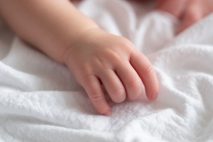 Саратовчанка пожаловалась, что из-за действий медиков ее новорожденная дочь стала инвалидом: ситуацией заинтересовался Александр Бастрыкин