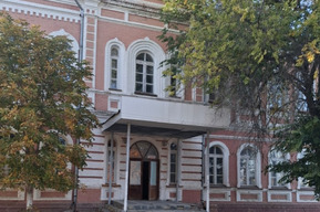 Власти за 31,6 миллиона рублей продают школу-памятник