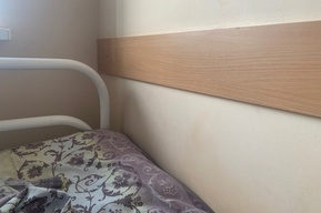 Стало известно о состоянии девушки, которой бездомная собака откусила губу