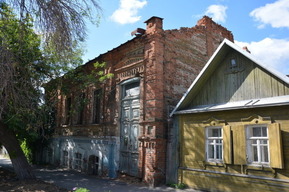Аварийный дом, спасенный градозащитниками от сноса, эксперты рекомендовали признать памятником