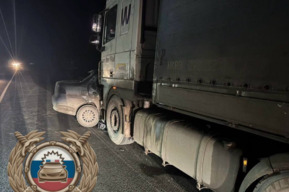 Пенсионер на легковушке погиб в столкновении с грузовиком